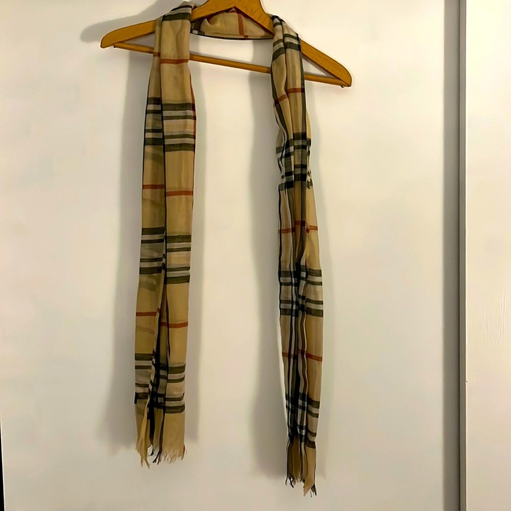 Lightweight scarf